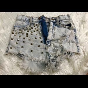 Stud short